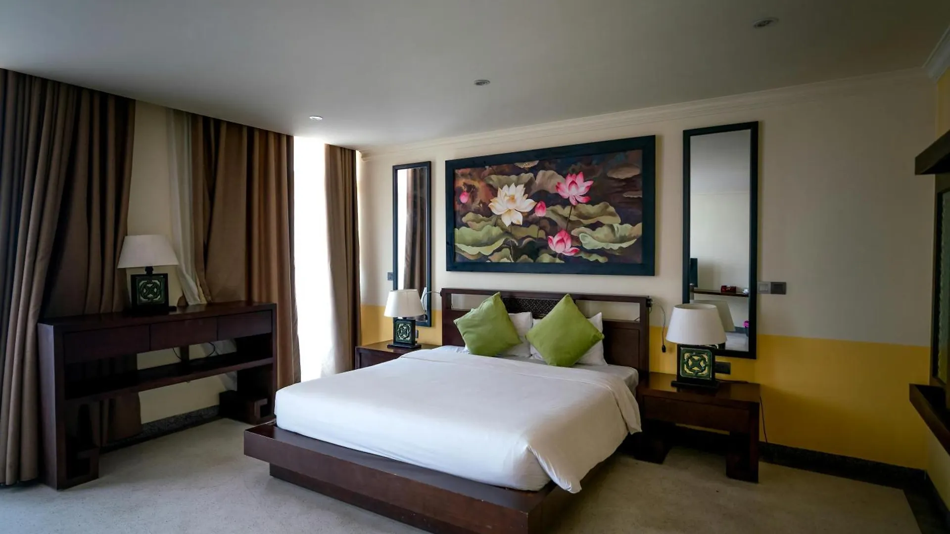 The Ambience Plaza Hotel Near Igi Delhi Airport New Delhi India